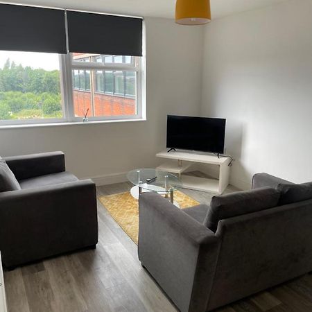#0611 Two Bedroom Serviced Apartment - Free Parking Derby Exterior foto